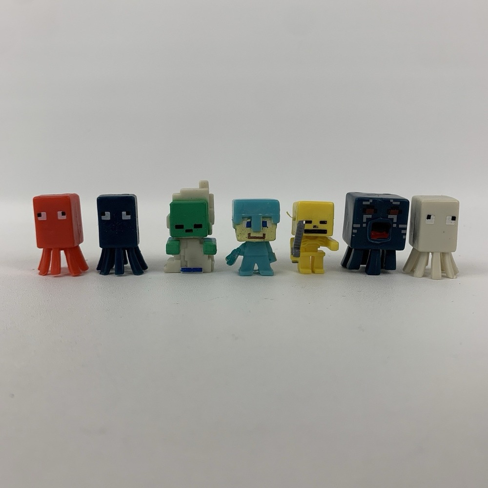 Minecraft Mini Miniature 1" Figures Lot Of 7